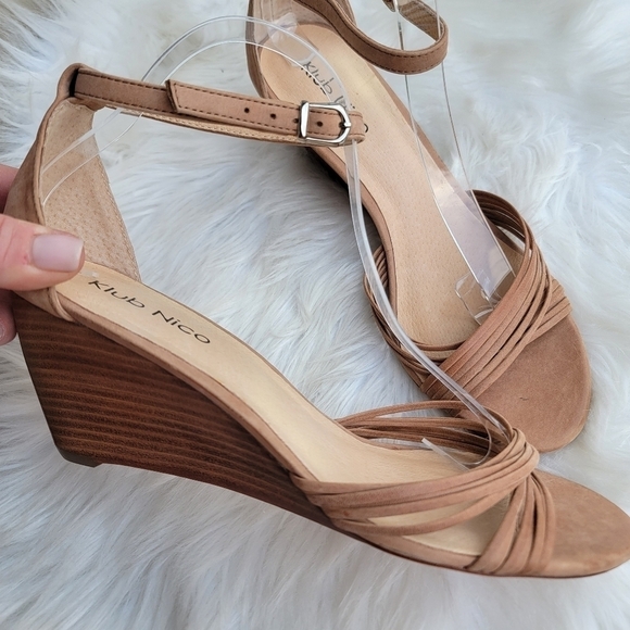 New Klub Nico Tan Strappy Wedge 10 - Picture 5 of 7